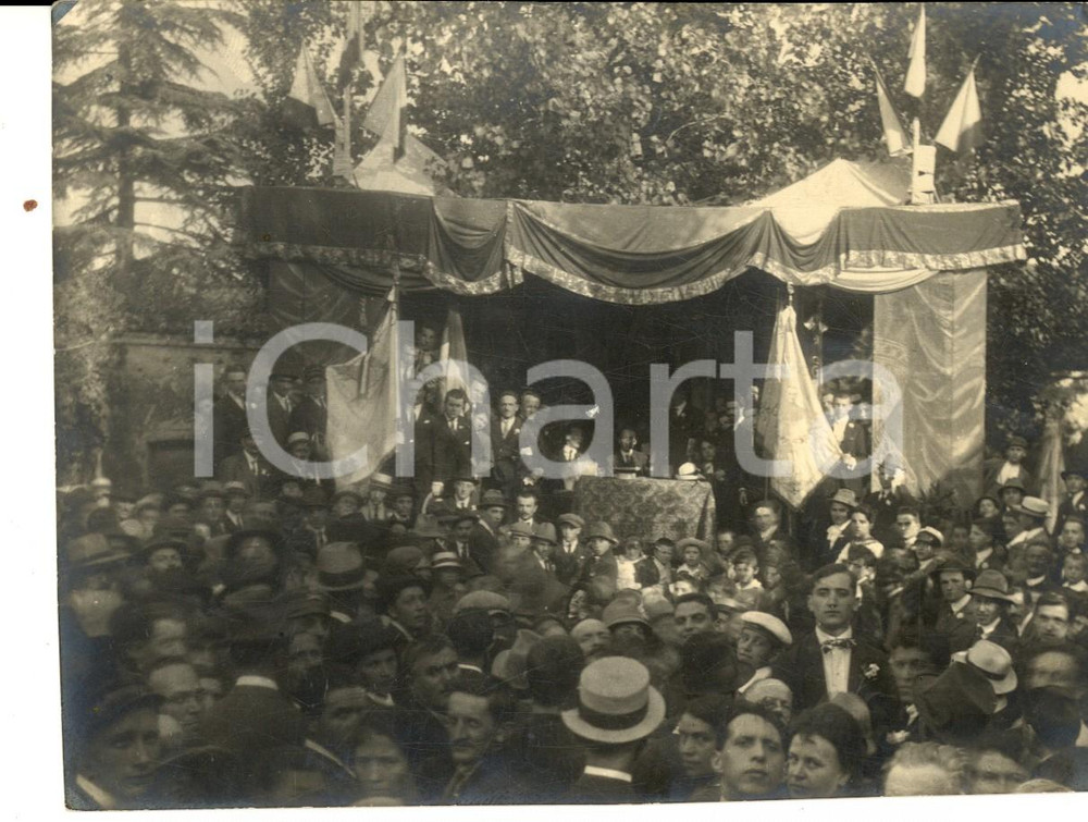 Fotografia d epoca originale 1940 ca MILANO ? Un affollata cerimonia di commemorazione Foto VINTAGE 15x11 1
