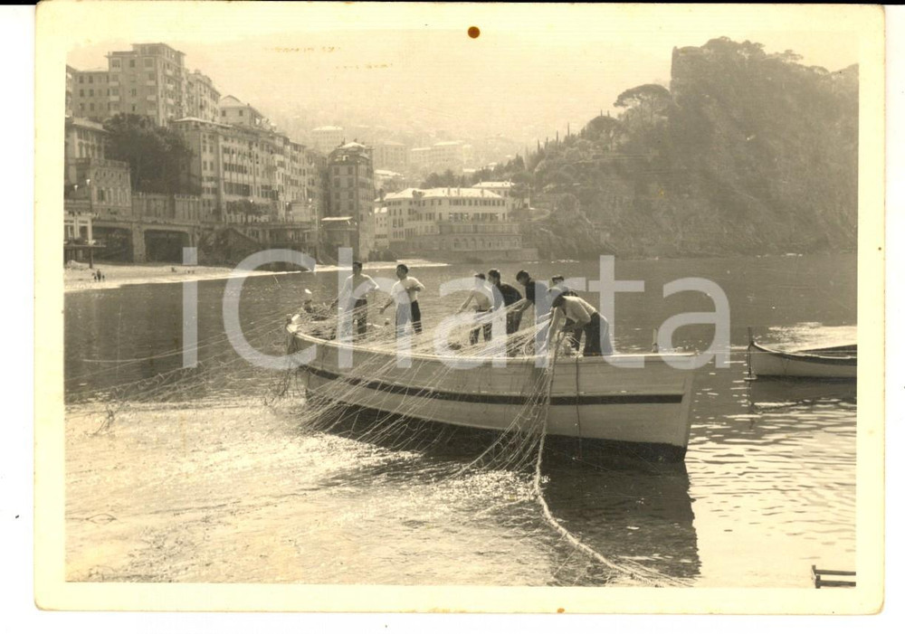 Fotografia d epoca originale 1950 ca CAMOGLI GE Pescatori al lavoro Foto FERRARIS 15x10 1