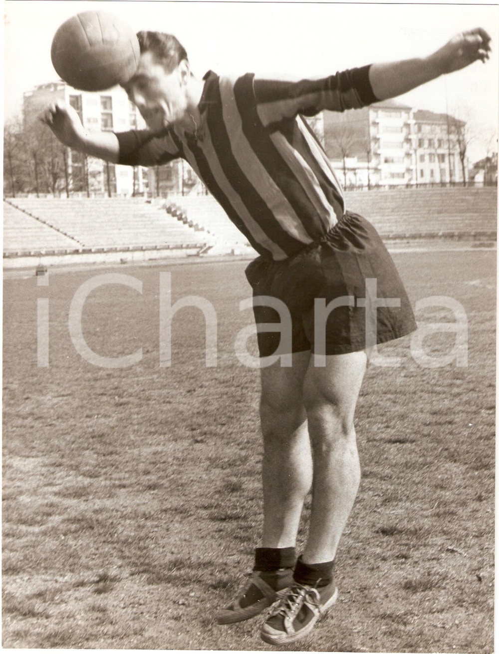 Fotografia d epoca originale 1952 MILANO Arena INTER Calcio Colpo di testa di Ivano BLASON Fotografia 1