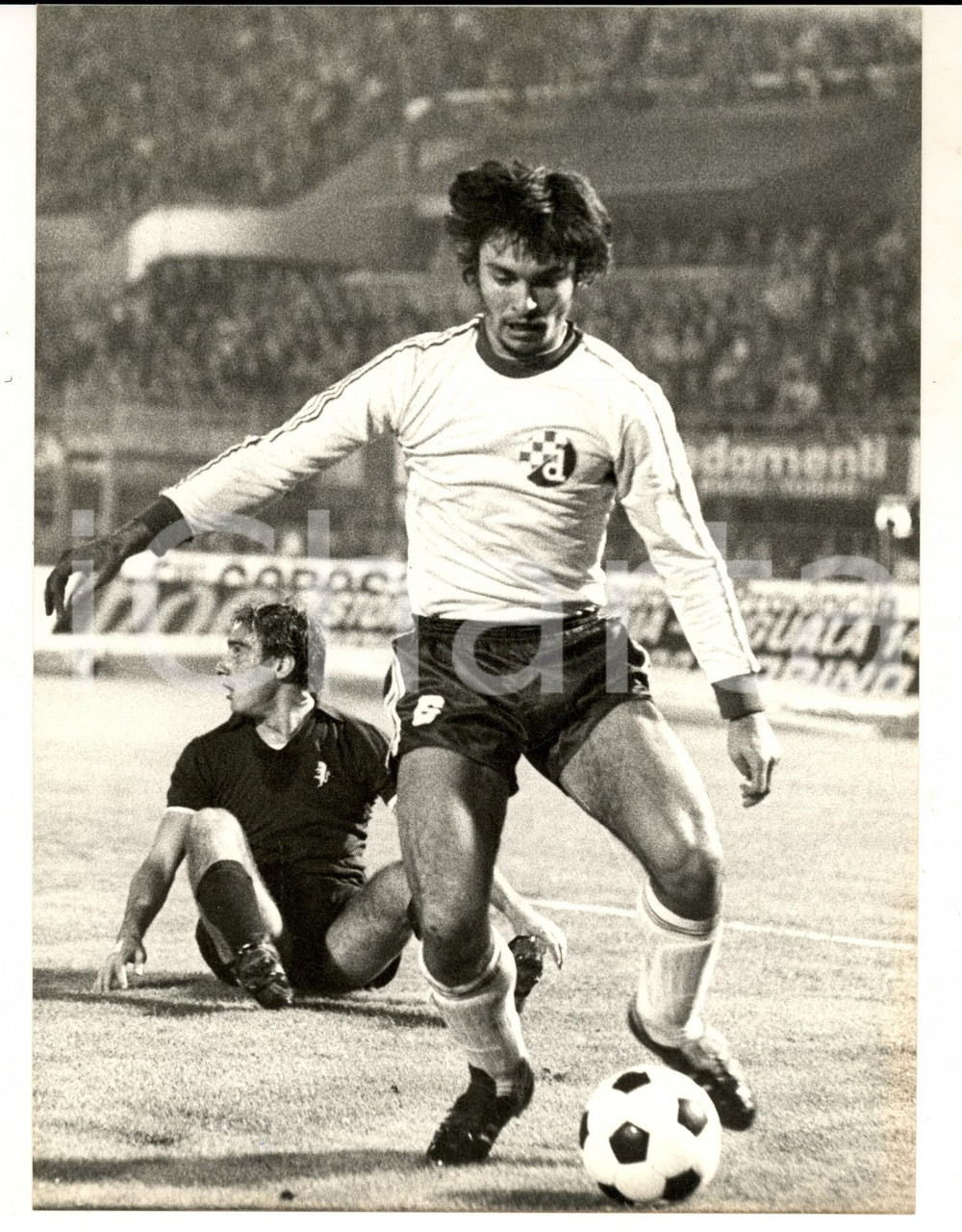 Fotografia d epoca originale 1980 ca CALCIO Difensore Srecko BOGDAN durante una partita Foto 20x25 1