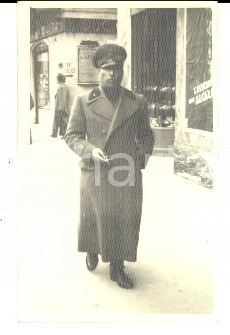 Fotografia d epoca originale 1945 ca PARMA Sosia di MUSSOLINI a passeggio Foto cartolina CURIOSA 1