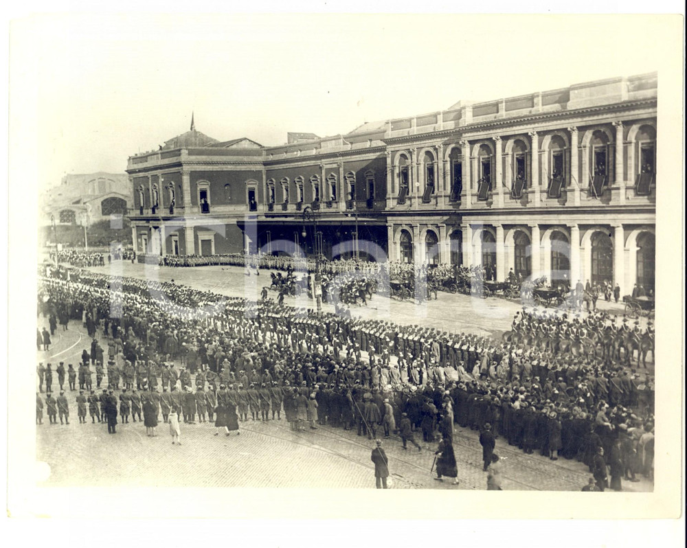 Fotografia d epoca originale 1930 ca ROMA Parata militare con carrozze Fotografia 24x19 cm 1