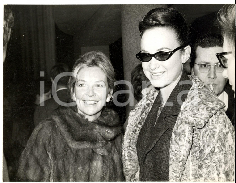 Fotografia d epoca originale 1960 ca CINEMA PARIS Odile VERSOIS a un evento mondano Foto 24x20 cm 1