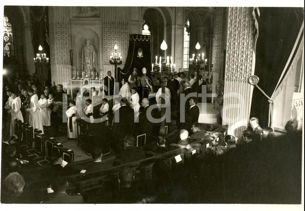 Fotografia d epoca originale 1960 ca LONDON Funerali solenni con arcivescovo Fotografia 24x18 cm 1
