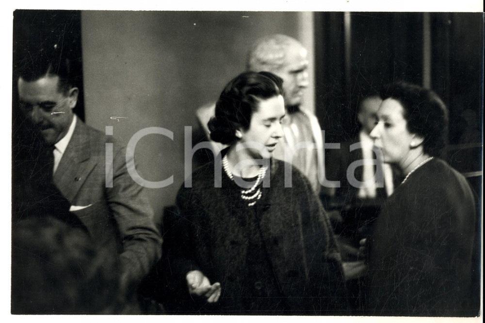 Fotografia d epoca originale 1960 ca BELGIO Regina Fabiola durante una discussione Fotografia 26x17 1