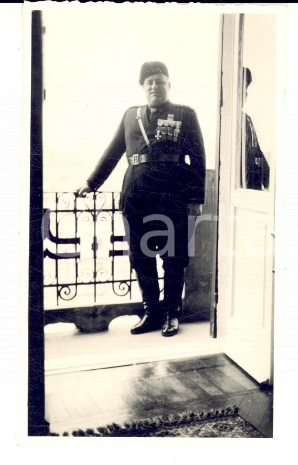 Fotografia d epoca originale 1930 ca AREA LOMBARDA Alto ufficiale del PNF con le sue decorazioni Foto 7x11 1