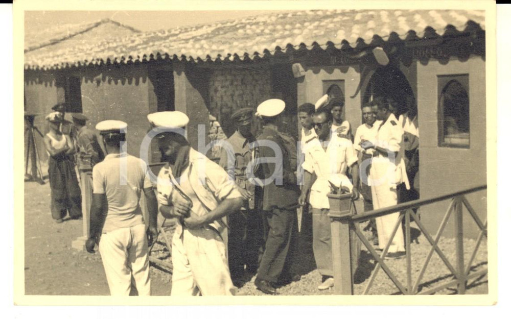 Fotografia d epoca originale 1940 ca REGIA MARINA TOSCANA ? Ufficiali in spiaggia al CONTE ROSSO Foto 14x9 1