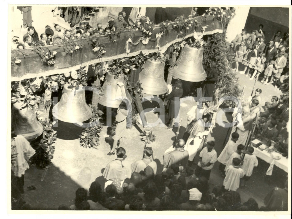 Fotografia d epoca originale 1950 ca NORD ITALIA Benedizione di nuove campane Foto VINTAGE 24x18 cm 1