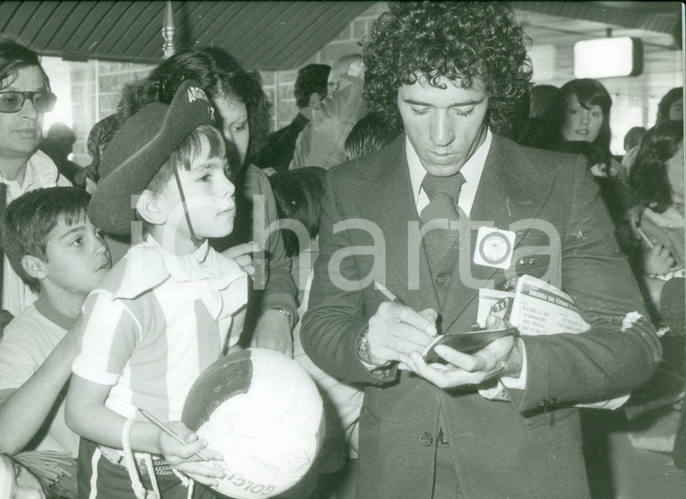 Fotografia d epoca originale 1978 BRASILE Calcio MONDIALI Abel BRAGA firma autografi ai bambini Fotografia 1