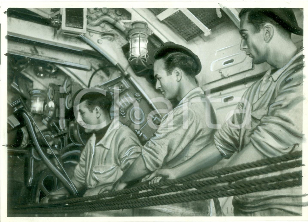 Fotografia d epoca originale 1942 GUERRA NAVALE WW2 Marinai italiani in sala macchine in un sommergibile FOTO 1