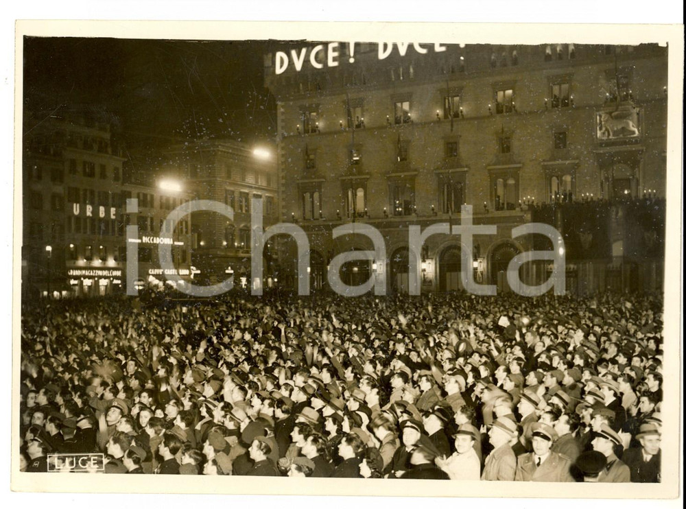 Fotografia d epoca originale 1939 ROMA Piazza VENEZIA Manifestazione al Duce per la presa di Madrid Foto 1