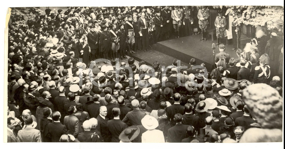Fotografia d epoca originale 1936 MILANO VI TRIENNALE Il Re e le autoritÃ  al discorso inaugurale Foto 1