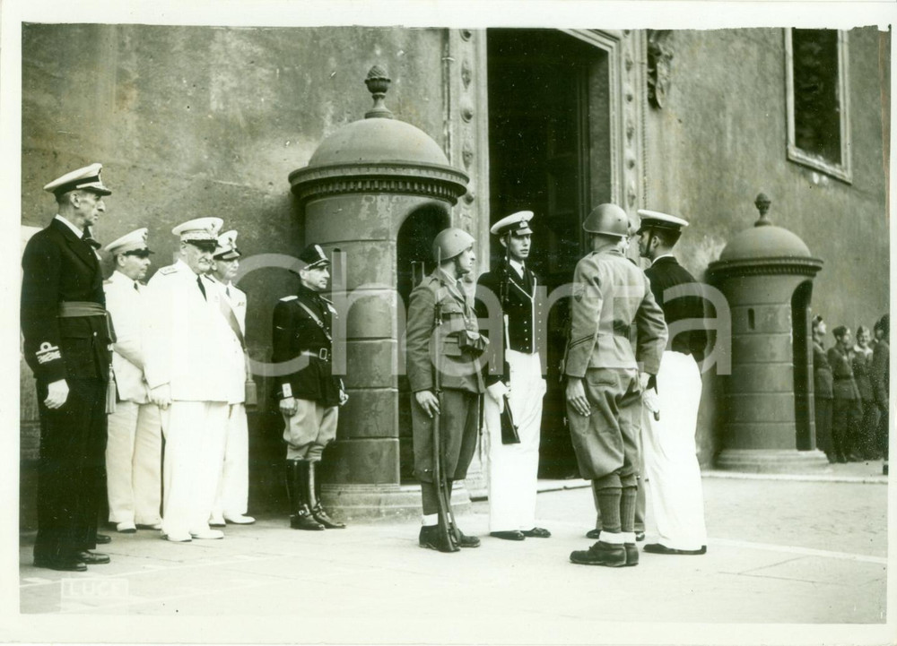 Fotografia d epoca originale 1939 ROMA Legionari spagnoli montano guardia a PALAZZO VENEZIA Fotografia 1