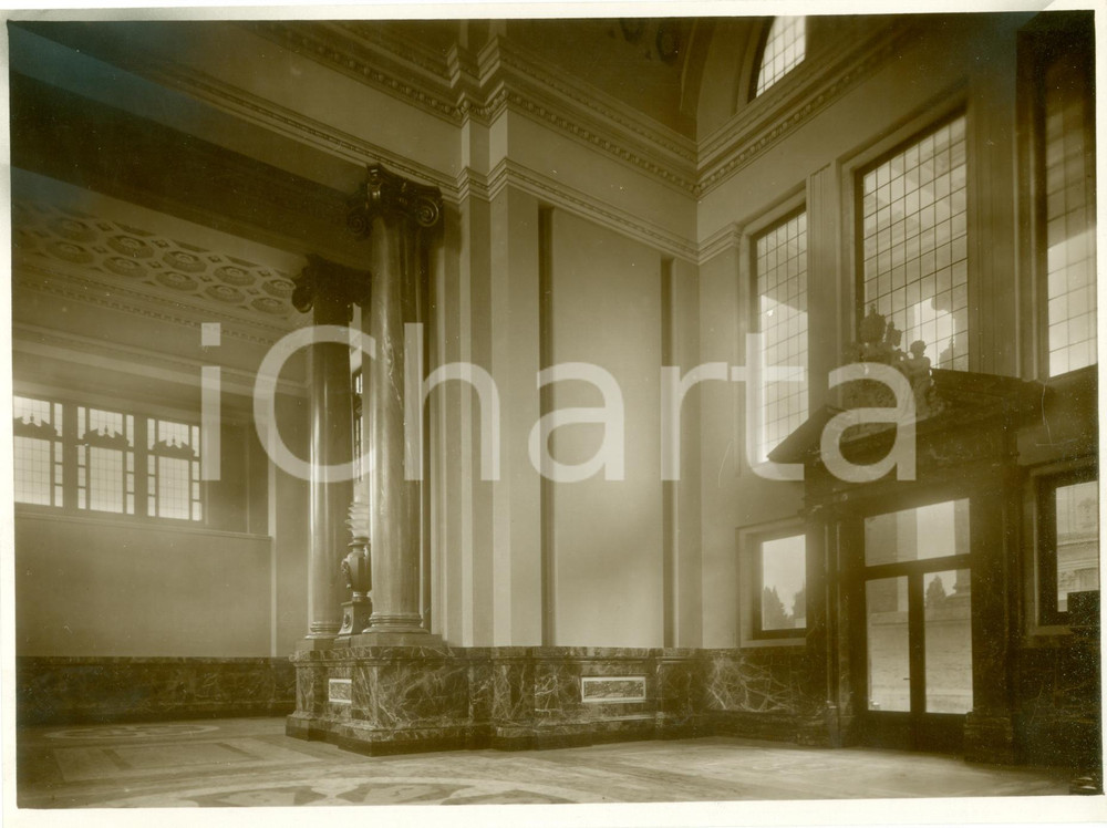 Fotografia d epoca originale 1935 ca CITTA  DEL VATICANO Salone interno nuova stazione ferroviaria FOTOGRAFIA 1
