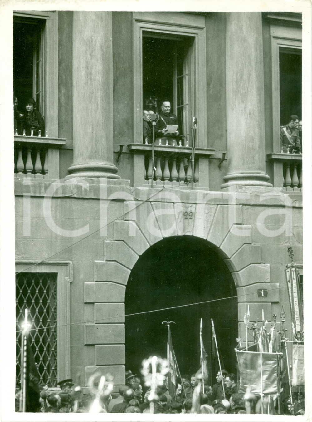 Fotografia d epoca originale 1933 MILANO Rino PARENTI legge ai microfoni messaggio DUCE per XXVIII Ottobre 1