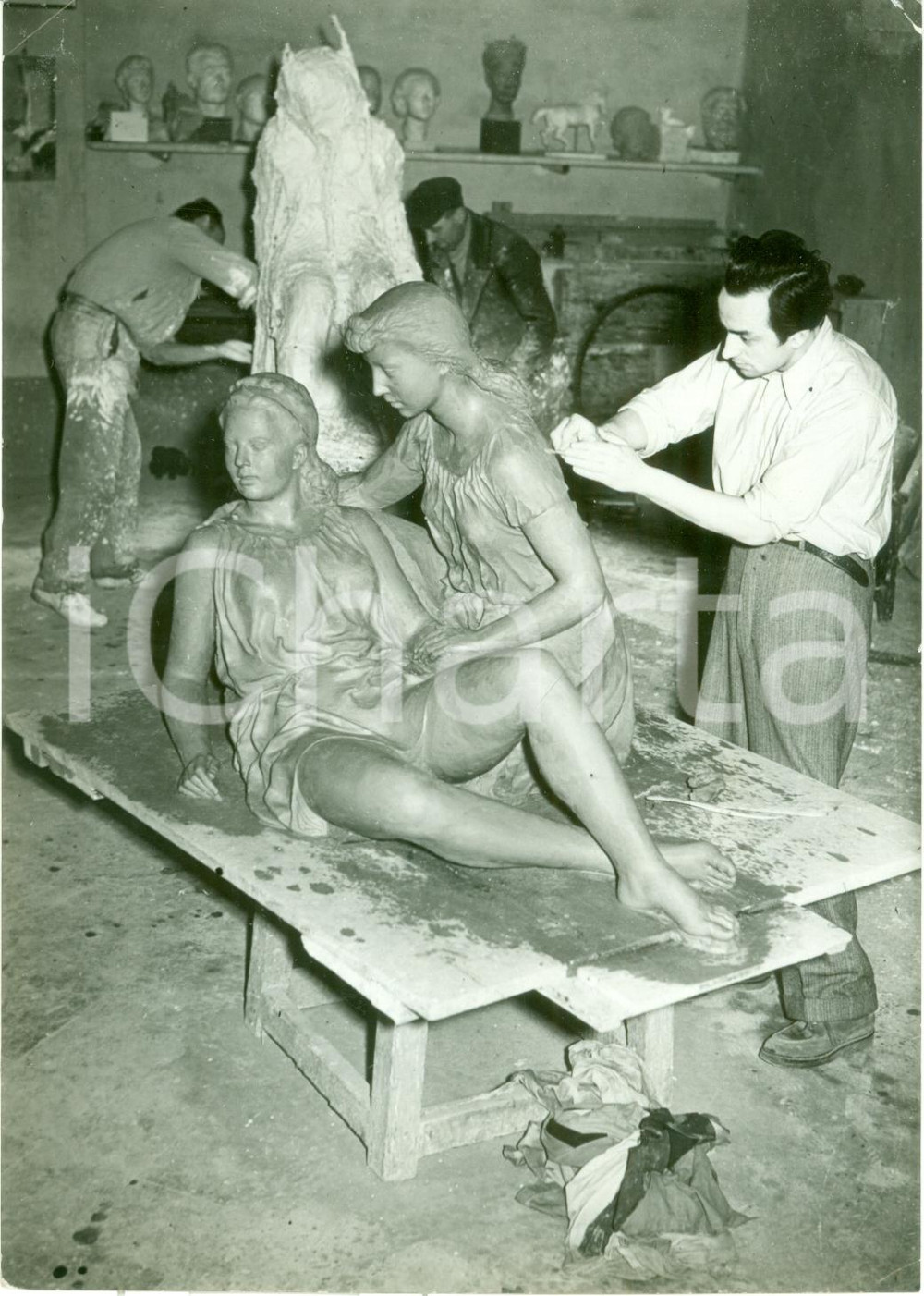 Fotografia d epoca originale 1940 MILANO Scultori ACCADEMIA BRERA si preparano ai Prelittoriali FOTOGRAFIA 1