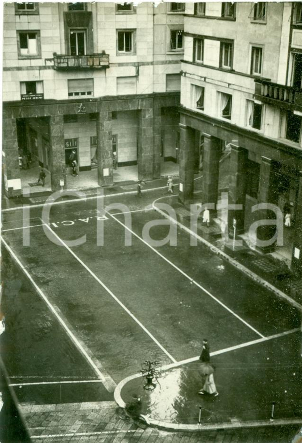 Fotografia d epoca originale 1930 ca MILANO SAN BABILA Posteggio R.A.C.I. in Corso LITTORIO Fotografia 1