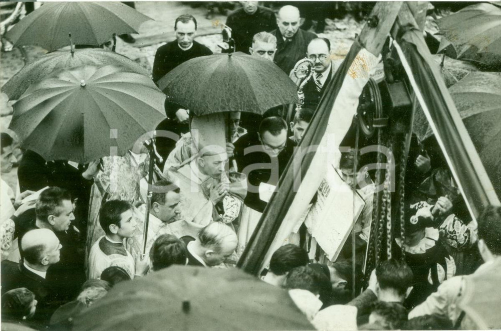 Fotografia d epoca originale 1939 MILANO Card. Ildefonso SCHUSTER posa prima piertra REGINA DELLA PACE Foto 1