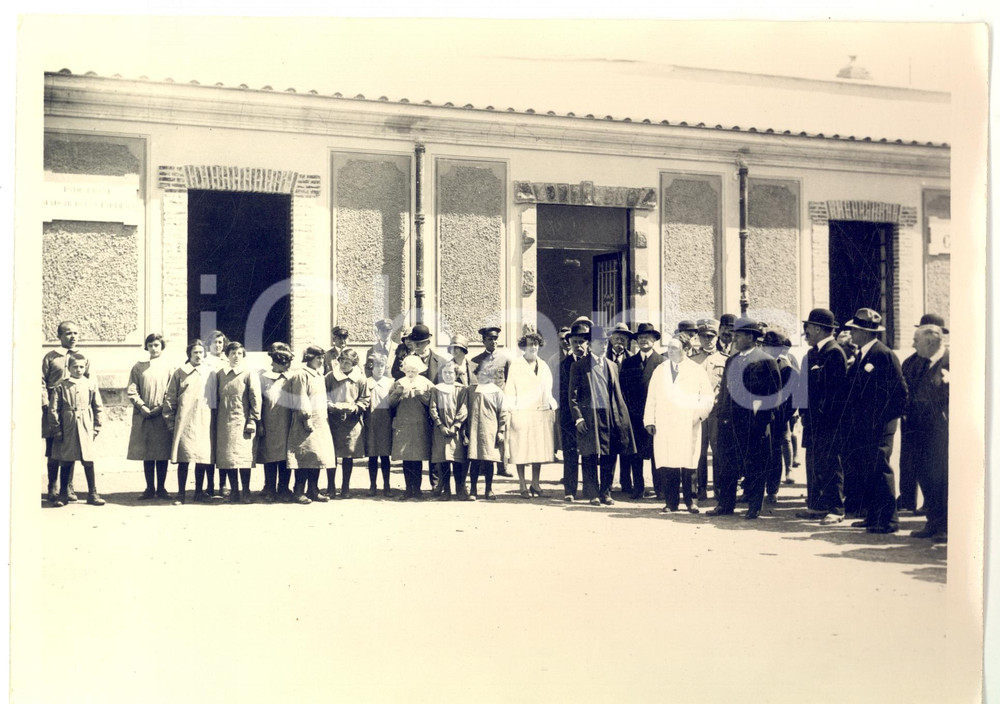 Fotografia d epoca originale 1928 ROMA Benito MUSSOLINI visita ISTITUTO GIARDINO orfani di guerra anormali 1