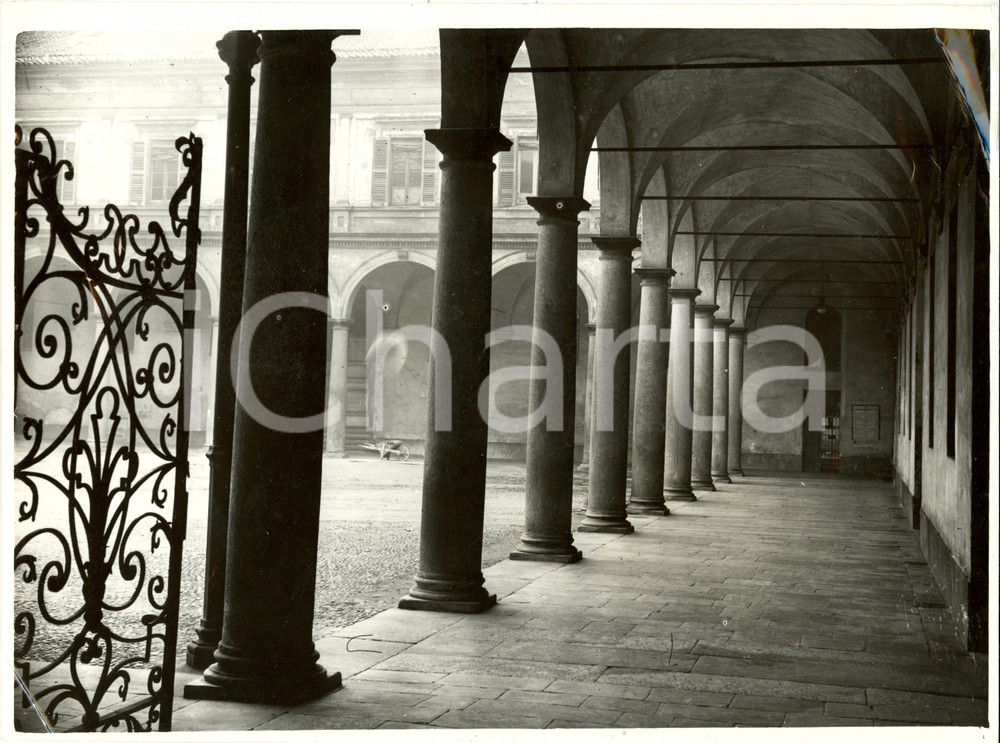 Fotografia d epoca originale 1937 MILANO Regio Conservatorio  Scorcio Cortile interno Fotografia 1
