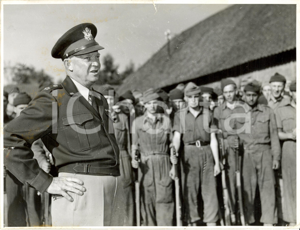 Fotografia d epoca originale 1951 WUNSTORF D Dwight EISENHOWER con truppe DANESI Fotografia 1