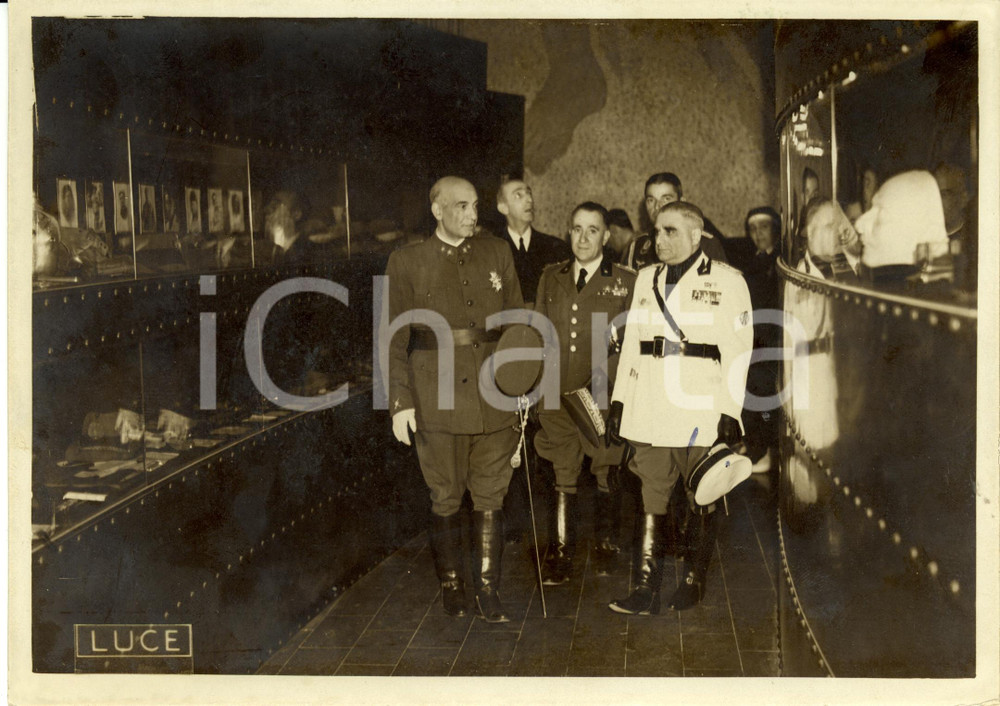 Fotografia d epoca originale 1939 ROMA Ufficiali Missione navale SPAGNOLA al sacrario Caduti Milizia Foto 1