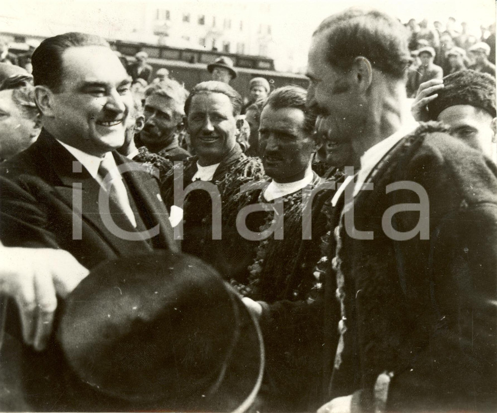 Fotografia d epoca originale 1938 BELGRADO Serbia Milan STOJADINOVIC Presidente YUGOSLAVIA viene acclamato 1