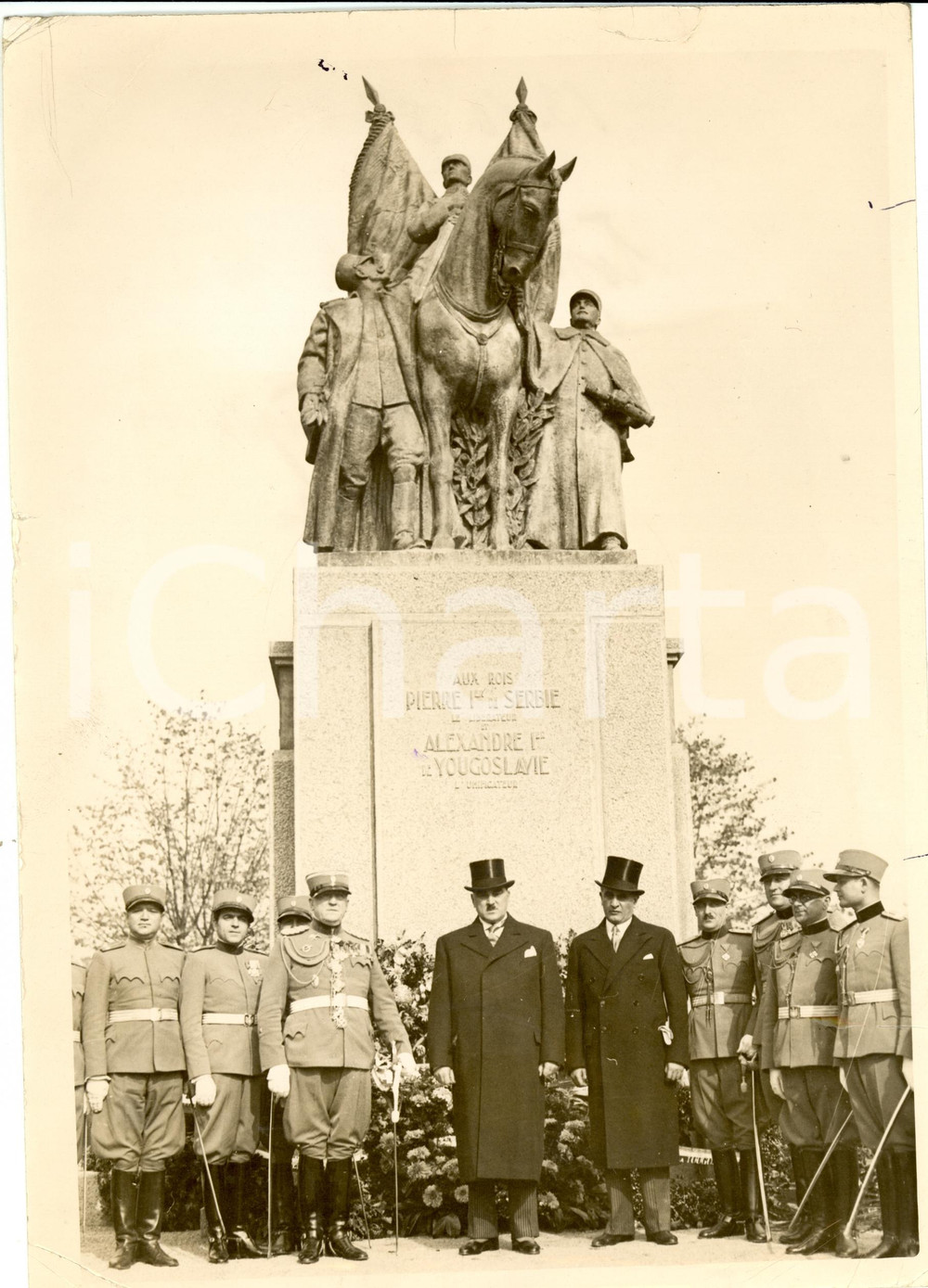 Fotografia d epoca originale 1937 PARIGI F Milan STOJADINOVIC Ambasciatore PURICH Monumento alla YUGOSLAVIA 1