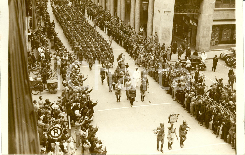 Fotografia d epoca originale 1939 TORINO Via ROMA Divisione FRECCE spagnole durante parata Fotografia 1
