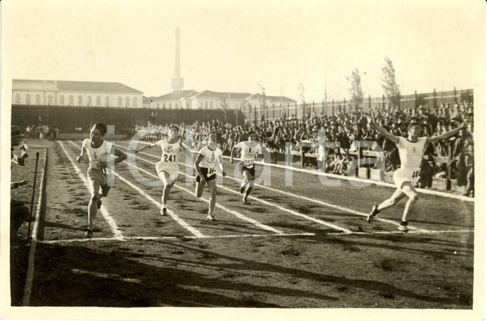 Fotografia d epoca originale 1930 MILANO Gare LITTORIO Campo GIURIATI  CRAIGHERO UDINE vince 80 metri Foto 1