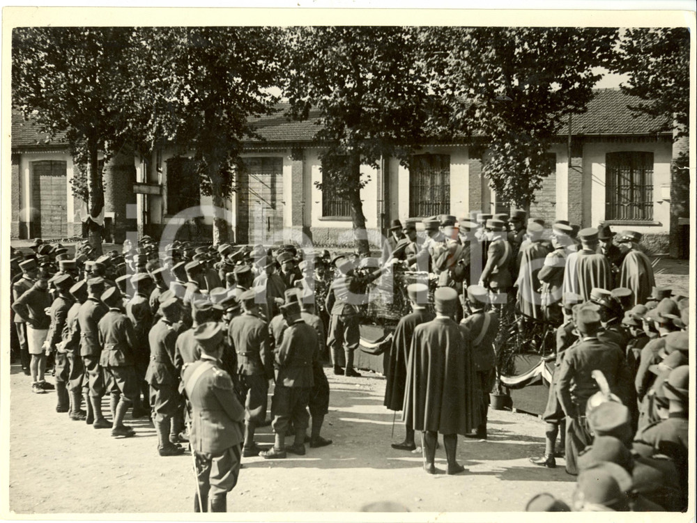 Fotografia d epoca originale 1931 MILANO Festa Reggimento SANITA   Premiazione vincitori mutilati Foto 1