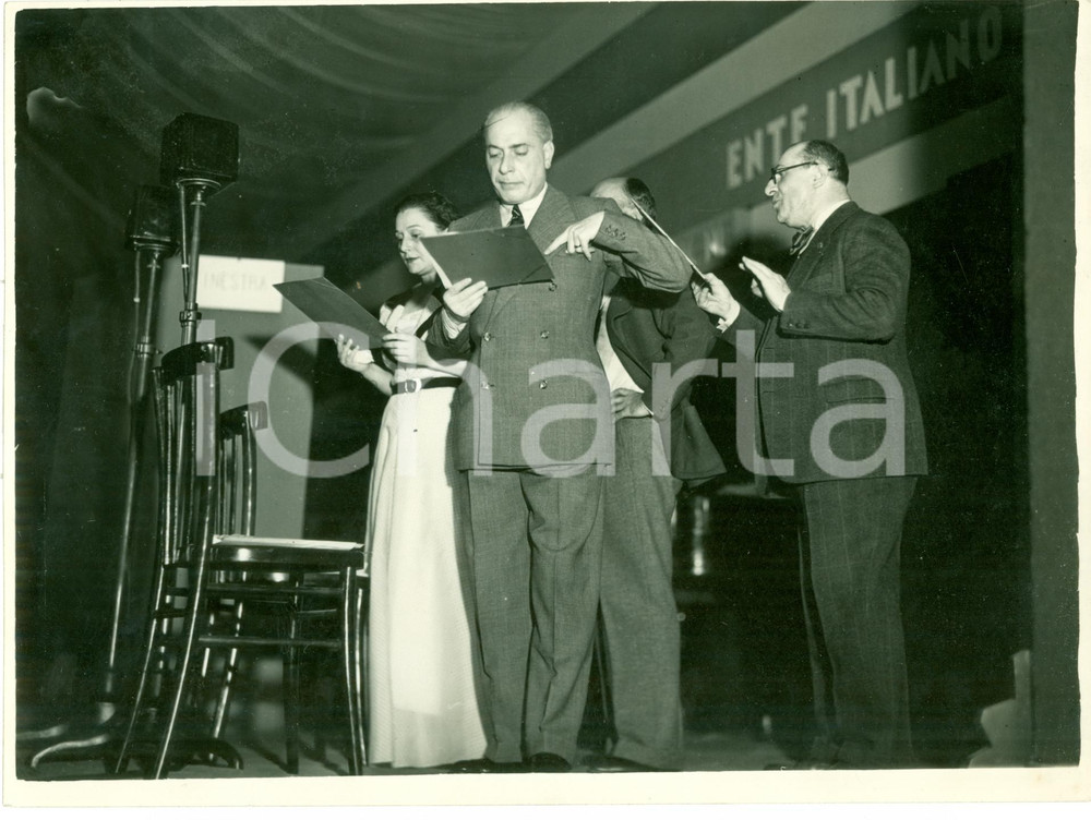 Fotografia d epoca originale 1936 MILANO Mostra Radio Artisti EIAR interpretano commedia Assassino Foto 1