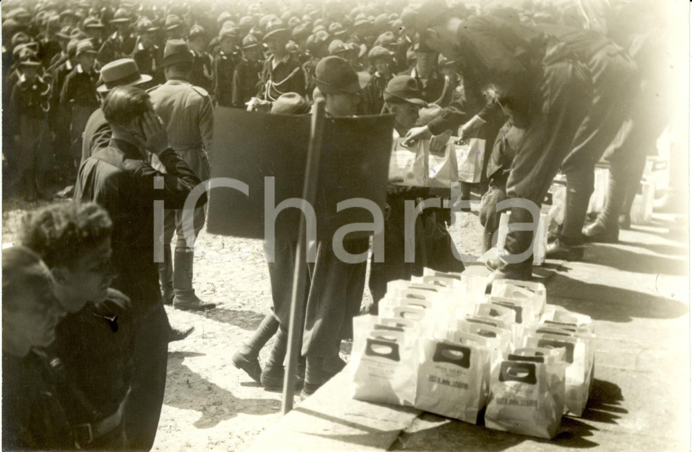 Fotografia d epoca originale 1934 MILANO Distribuzione del rancio agli Avanguardisti Fotografia 1