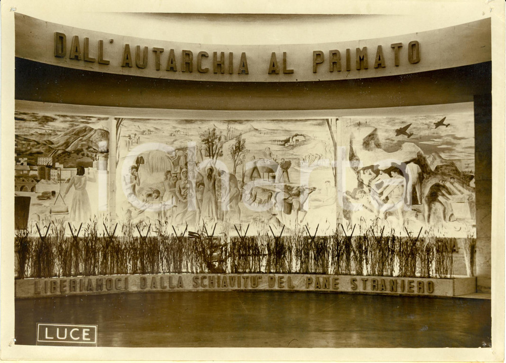 Fotografia d epoca originale 1939 TORINO Mostra Autarchica  Particolare di un padiglione Fotografia 1