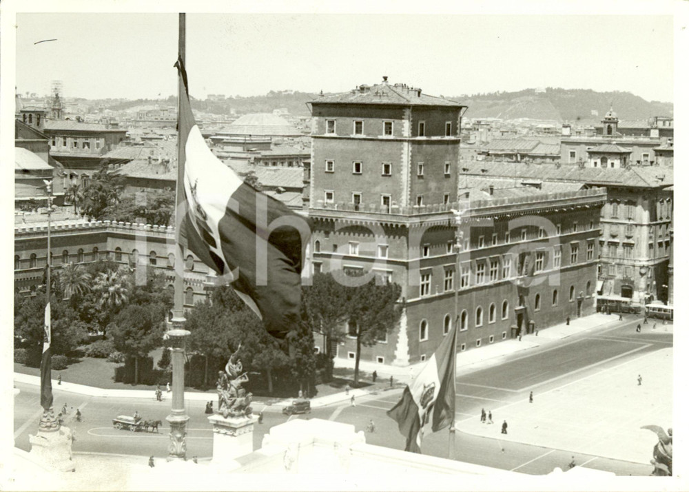 Fotografia d epoca originale 1939 ROMA Bandiere a mezz asta per morte Costanzo CIANO eroe di BUCCARI Foto 1