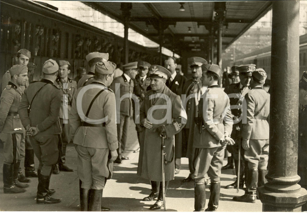 Fotografia d epoca originale 1935 GENOVA Stazione PRINCIPE Generale REDINI con ufficiali GENIO per AFRICA 1