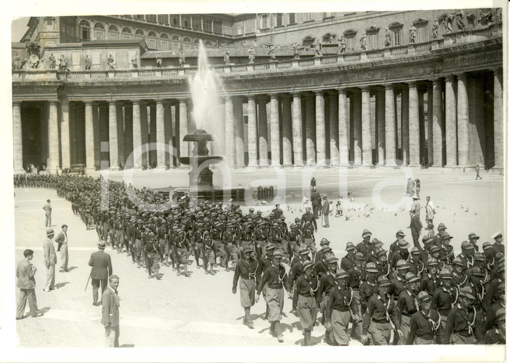 Fotografia d epoca originale 1933 ROMA Avanguardisti Capi Centuria escono da SAN PIETRO Fotografia 1