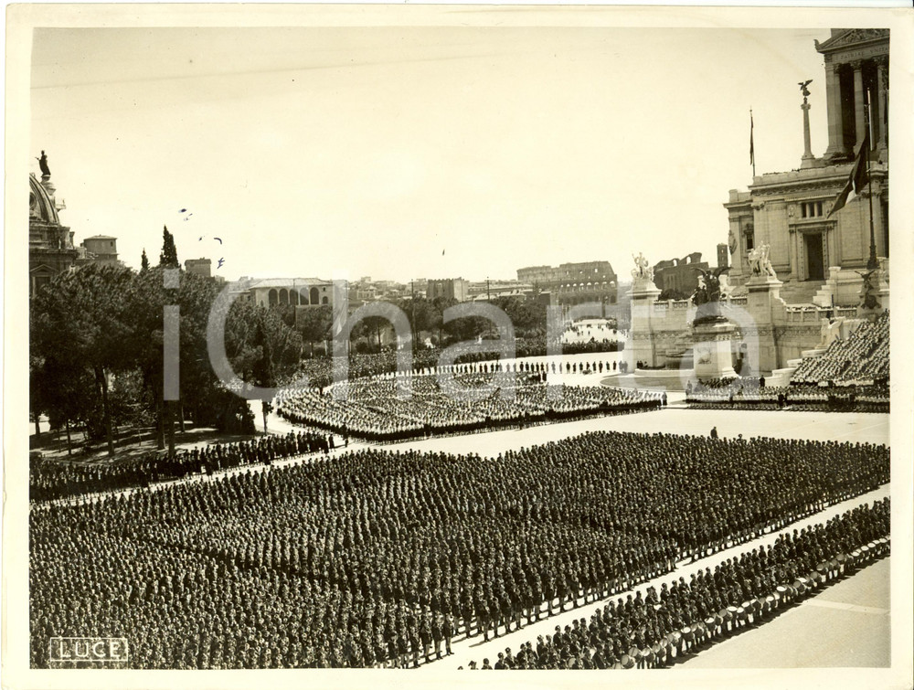 Fotografia d epoca originale 1939 ROMA Piazza VENEZIA Natale di Roma Adunata 25 mila giovani della GIL Foto 1
