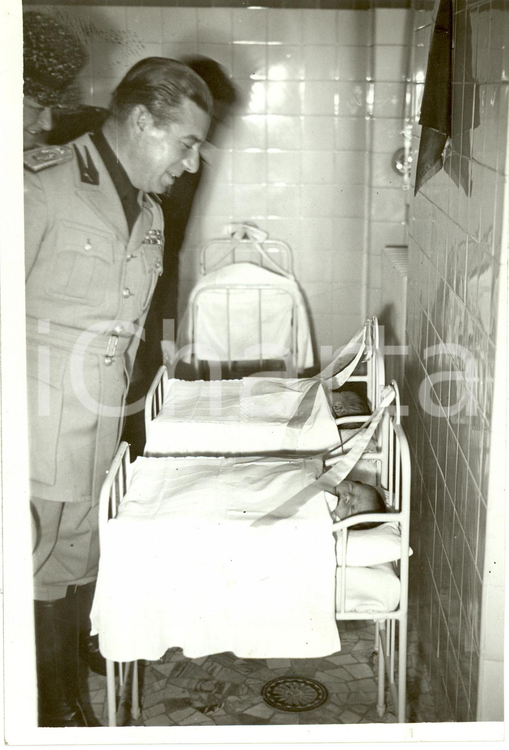 Fotografia d epoca originale 1941 MILANO Andrea IPPOLITO Federale visita Istituti di Perfezionamento Foto 1