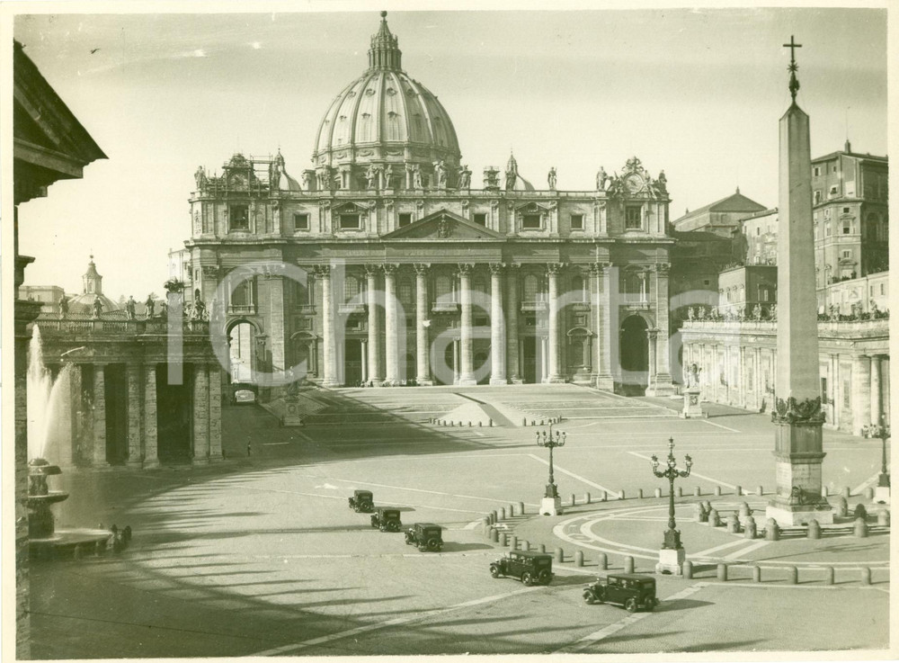 Fotografia d epoca originale 1929 CITTA  DEL VATICANO Automobili reali entrano in SAN PIETRO Fotografia 1