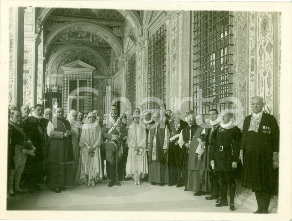 Fotografia d epoca originale 1929 CITTA  DEL VATICANO Corteo UMBERTO II Loggia MANTOVANI Fotografia 1