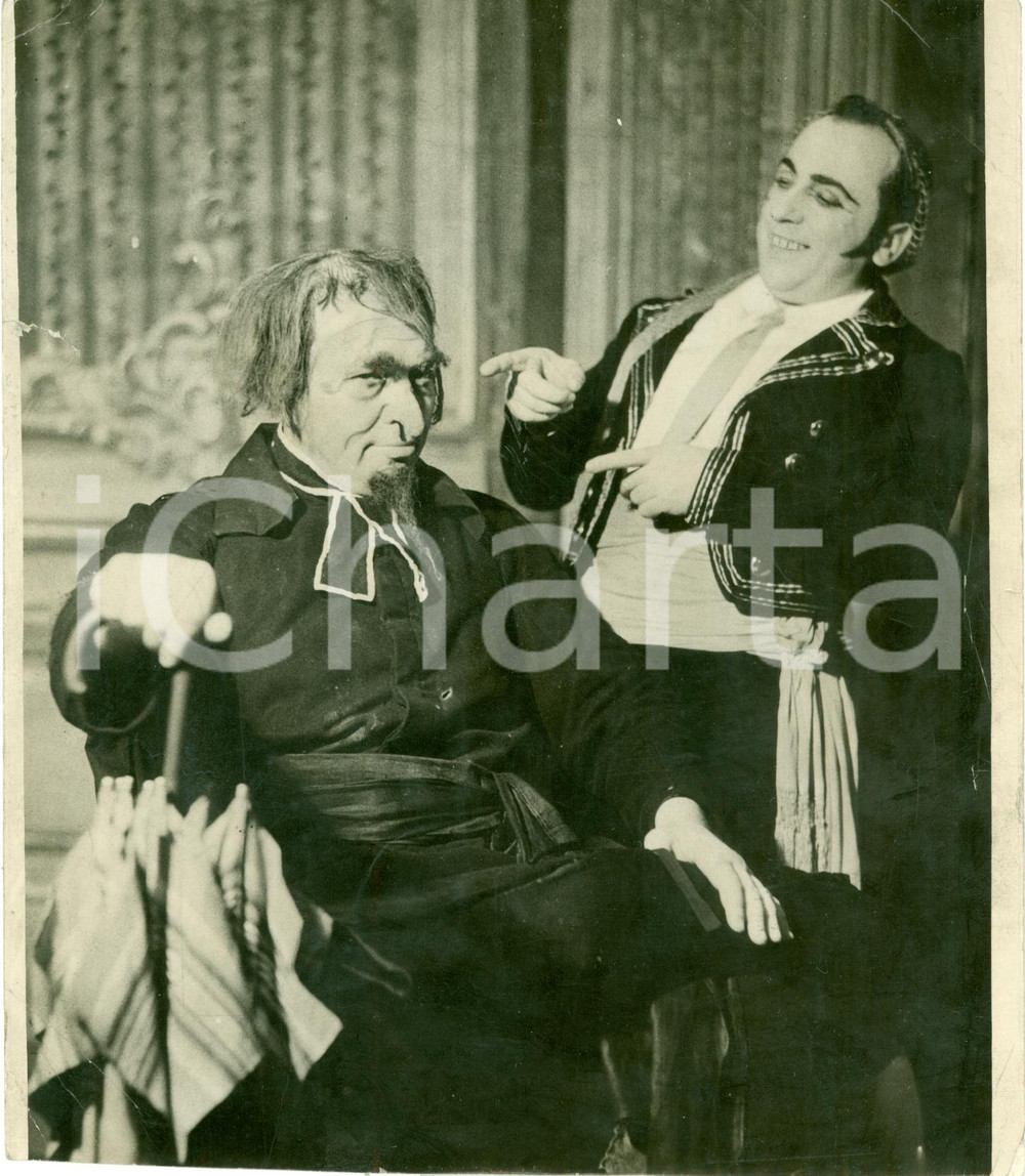 Fotografia d epoca originale 1937 MILANO Pugile Erminio SPALLA recita Don Basilio Teatro PUCCINI Danneggiata 1