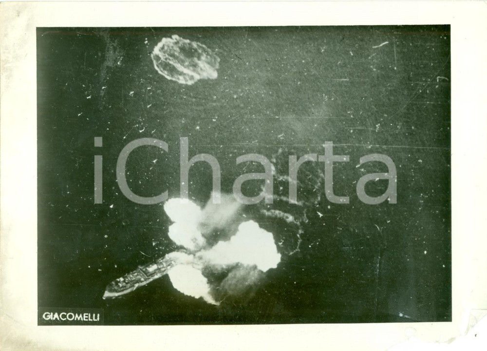 Fotografia d epoca originale 1941 WW2 GUERRA NAVALE Nave sovietico bombardata da STUKA Foto DANNEGGIATA 1