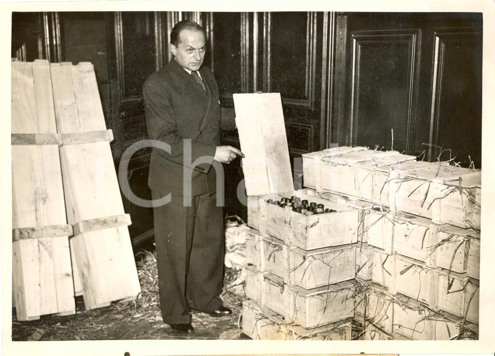 Fotografia d epoca originale 1938 PARIS Scoperto deposito di armi dei CAGOULARDS in Rue SAINTLAZARE Foto 1