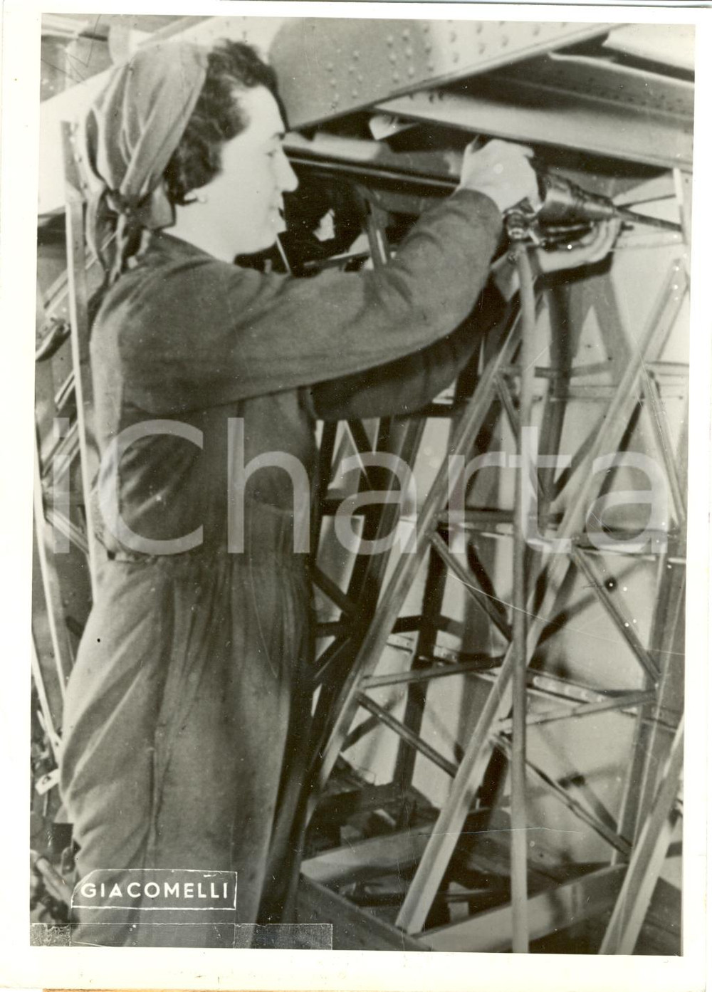 Fotografia d epoca originale 1943 VENEZIA WW2 Donne operaie si mobilitano per la vittoria FOTO 1