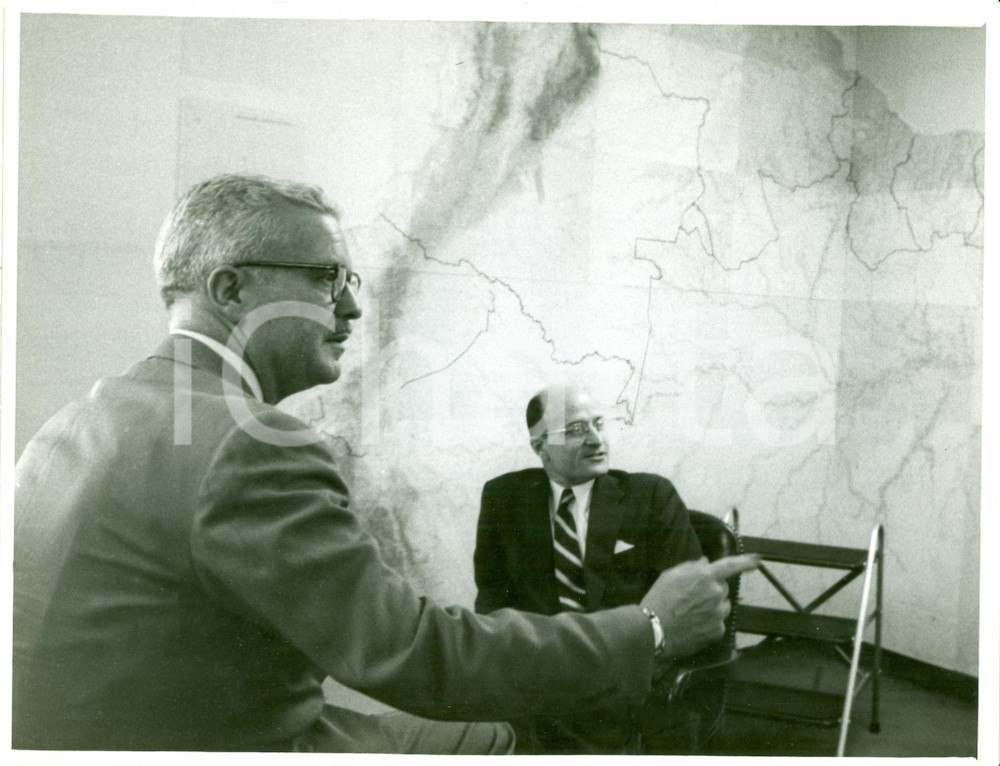Fotografia d epoca originale 1956 WASHINGTON USA Jack BEAL sui prestiti USA all AMERICA LATINA Fotografia 1