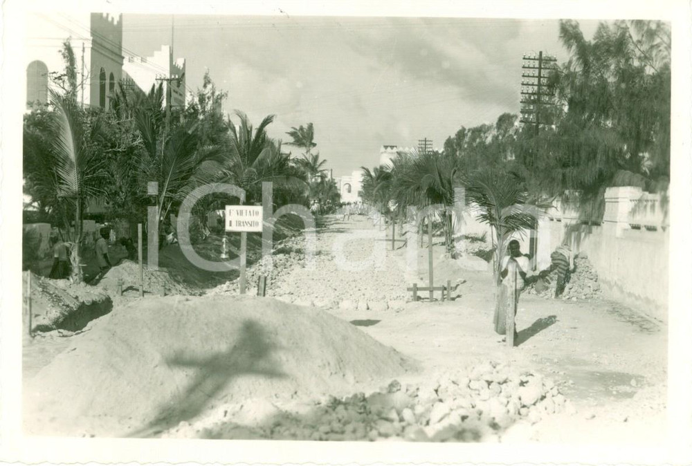 Fotografia d epoca originale 1936 MOGADISCIO SOMALIA AOI Indigeni costruiscono le nuove strade Fotografia 1