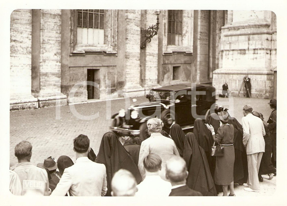 Fotografia d epoca originale 1939 ROMA Papa PIO XII lascia VATICANO in auto per CASTEL GANDOLFO Fotografia 1
