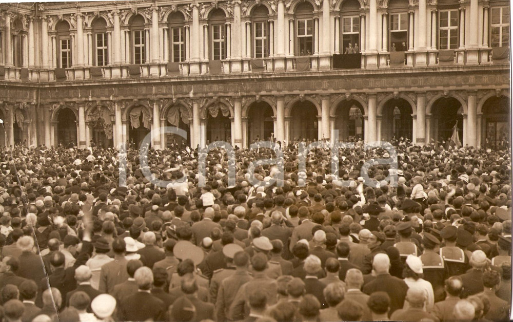 Fotografia d epoca originale 1934 VENEZIA Folla acclama Vittorio Emanuele III Piazza SAN MARCO Fotografia 1