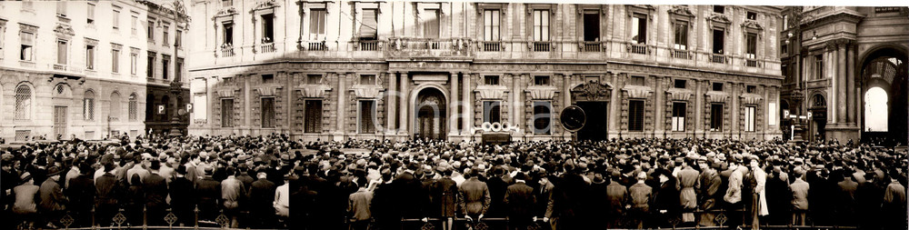 Fotografia d epoca originale 1938 MILANO Folla per discorso radio ANSCHLUSS a Palazzo MARINO Foto tripla 1